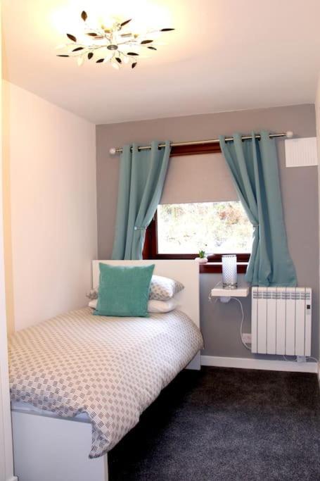 Premium Ground Floor Apartment, Near William Town Centre Apartment Fort William