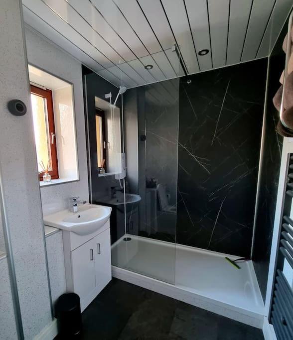 Apartment Premium Ground Floor Apartment, Near William Town Centre Fort William